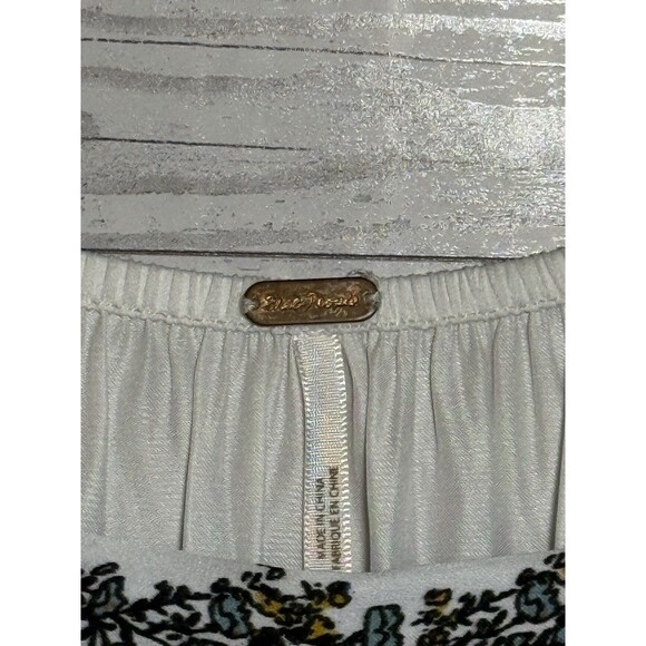 Free People Blue White Positano Print Peasant Floral Boho Blouse L/G, MSRP $128 - Picture 11 of 15